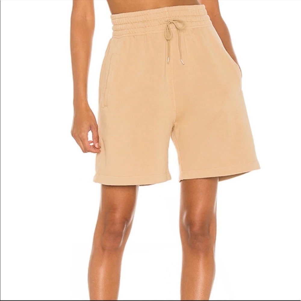 NEW AGOLDE Boxing Short in Noodle - Picture 2 of 8